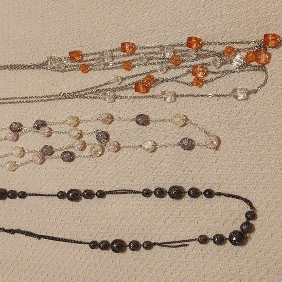 Lot of Necklaces - Picture 1 of 7